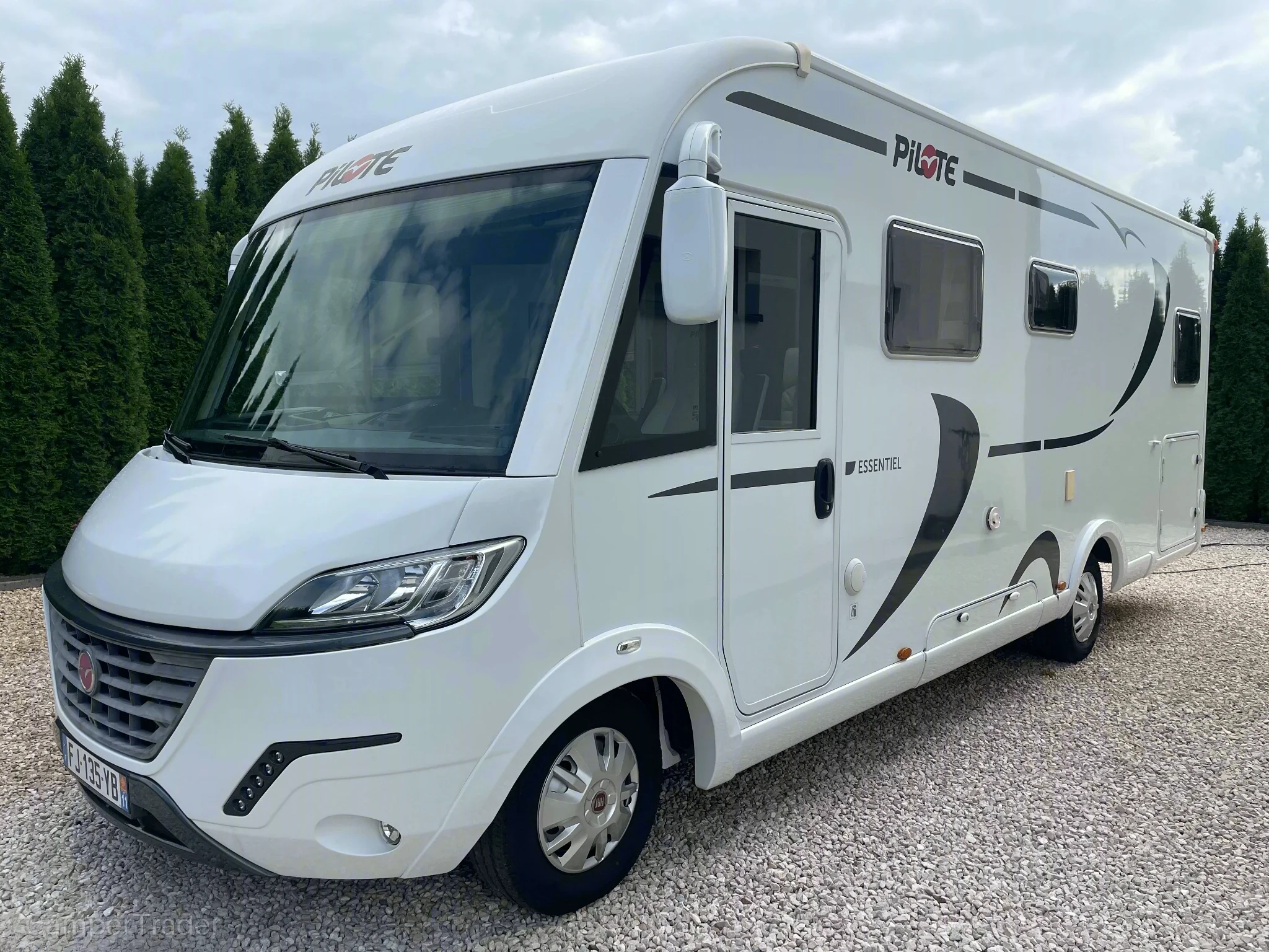 2019 Pilote — zdjęcie 1 z 19
